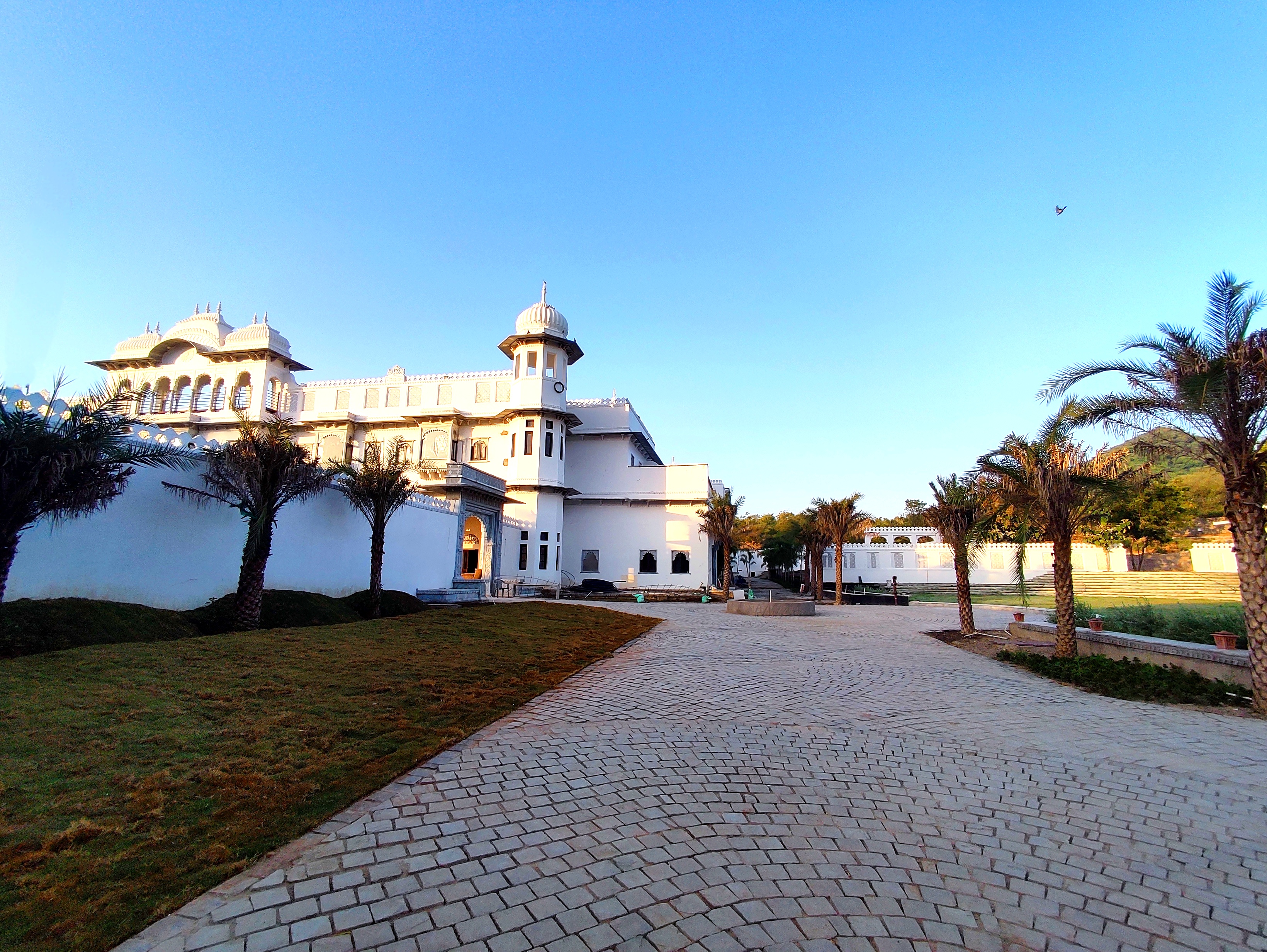 Daulatgarh Resort And Spa 4/7
