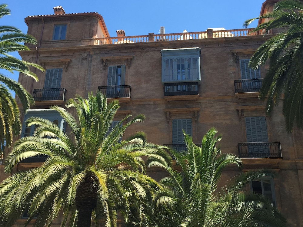 Life Apartments Alameda Colon 57/58