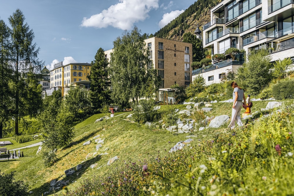 Hotel Saratz 32/37