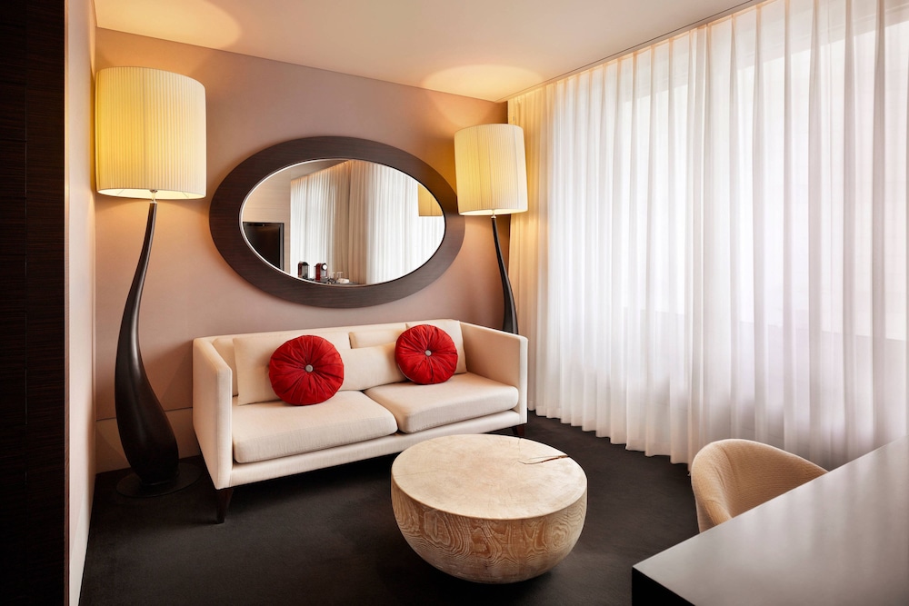 THE PLAZA SEOUL, AUTOGRAPH COLLECTION 37/47