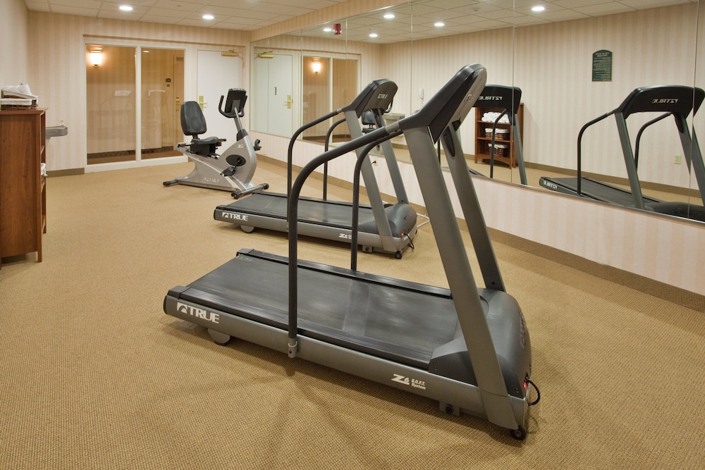 Holiday Inn Express Hotel and Suites Drums-Hazleton (I-80) 24/35