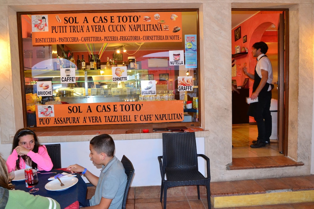 restaurant cafeteria
