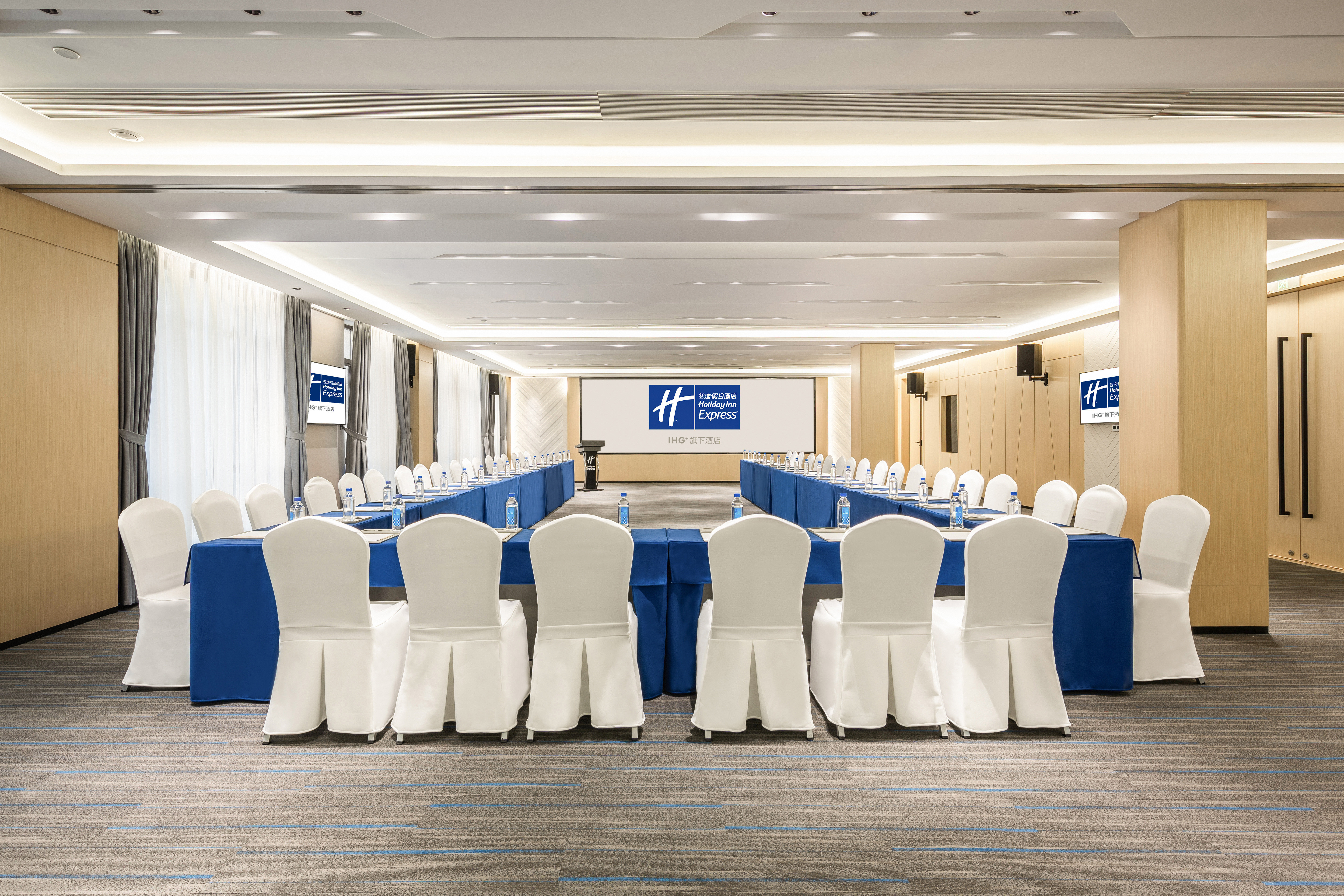 Holiday Inn Express Jinjiang Anhai 26/36