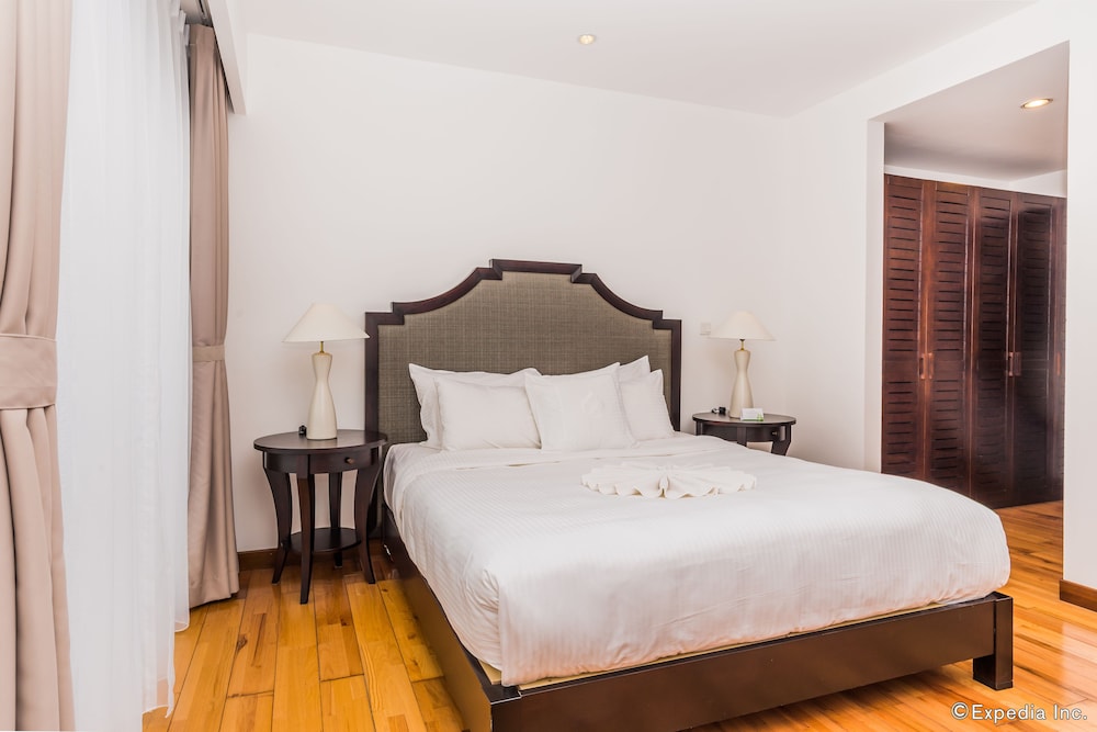 Elegant Suites Westlake 13/72