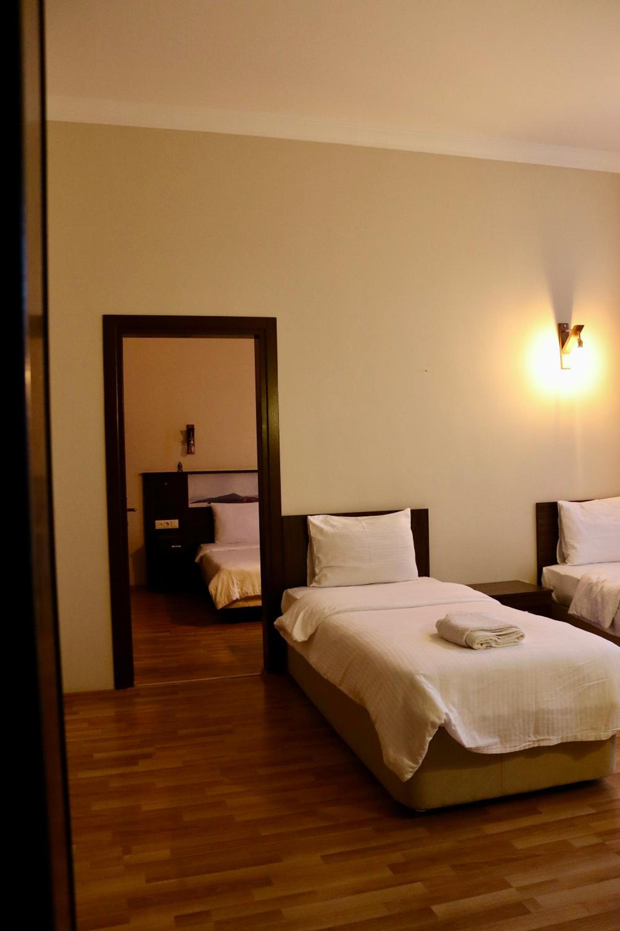 جناح، Eden Selene Hotel 2/4