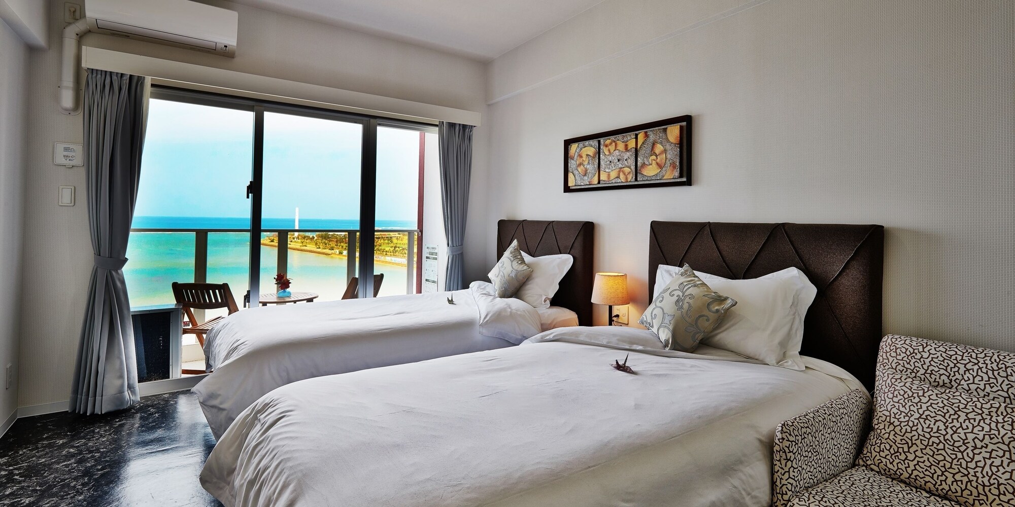 DELUXE, TWIN BEDS, ACCESSIBLE