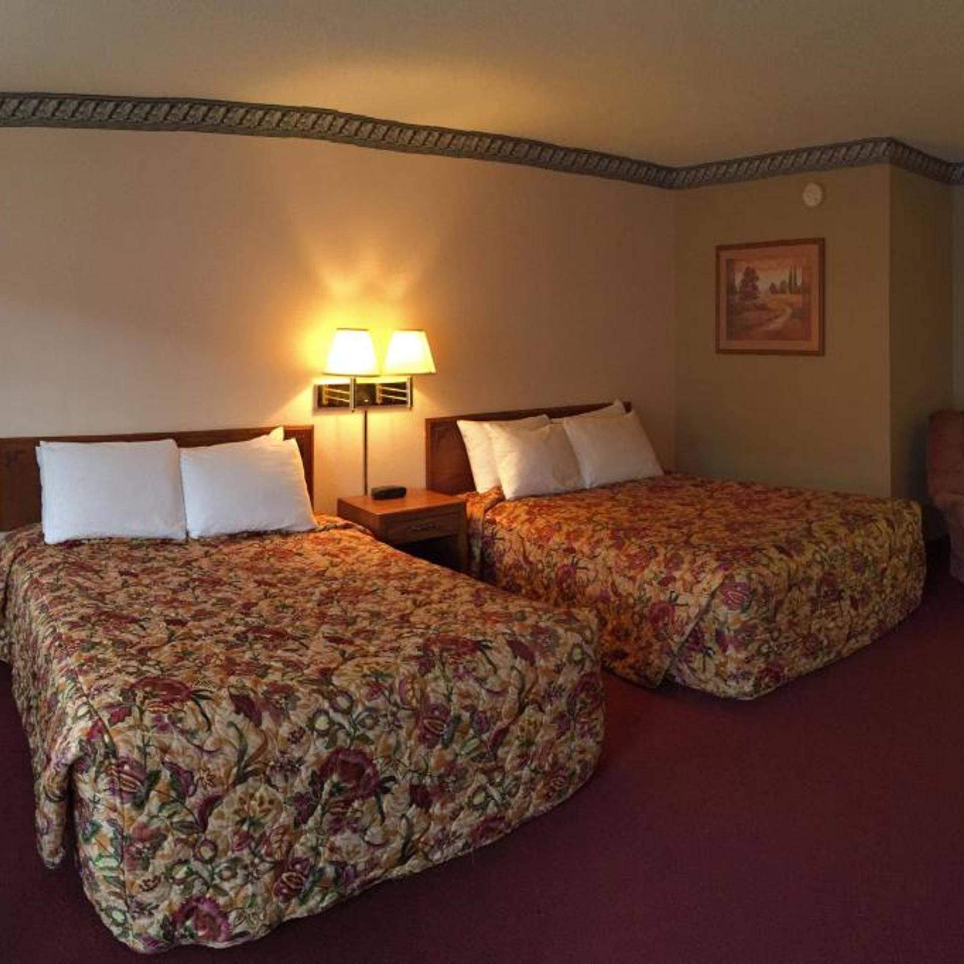 Twelve Oaks Inn 8/30