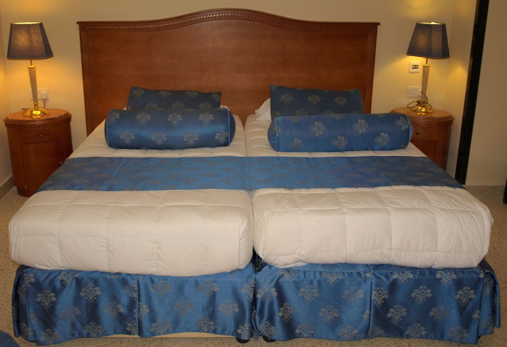 The St. Georges Park Hotel 30/59