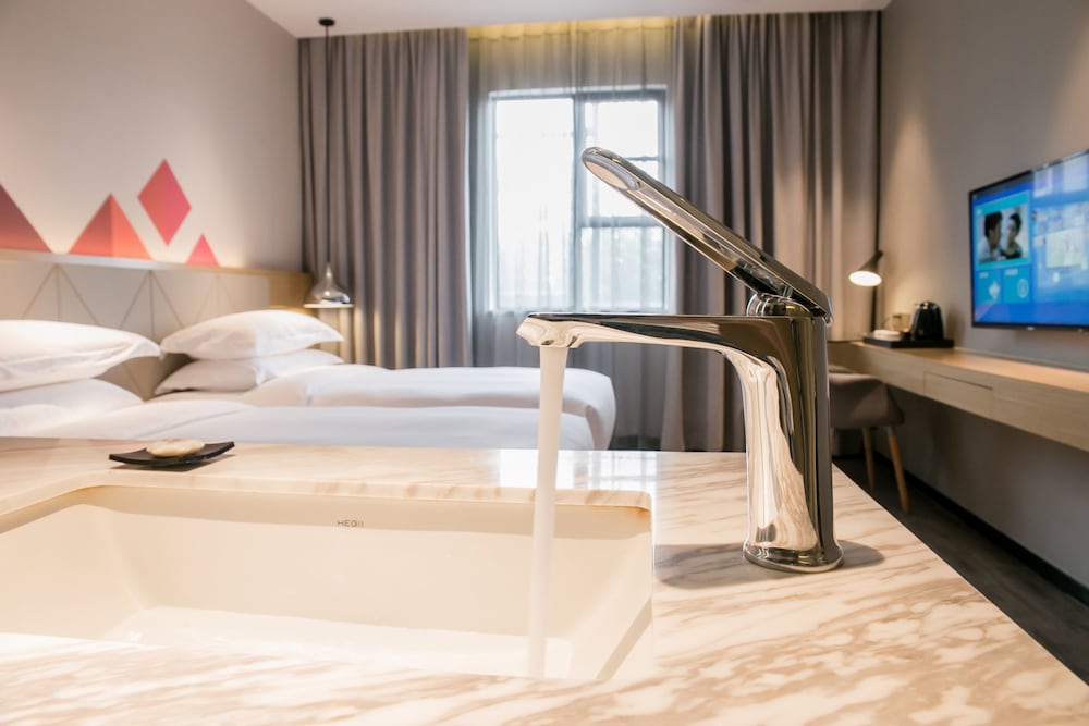 Borrman Hotel Canton Tower Kecun Metro Station Pazhou Convention Exhibition C 27/44