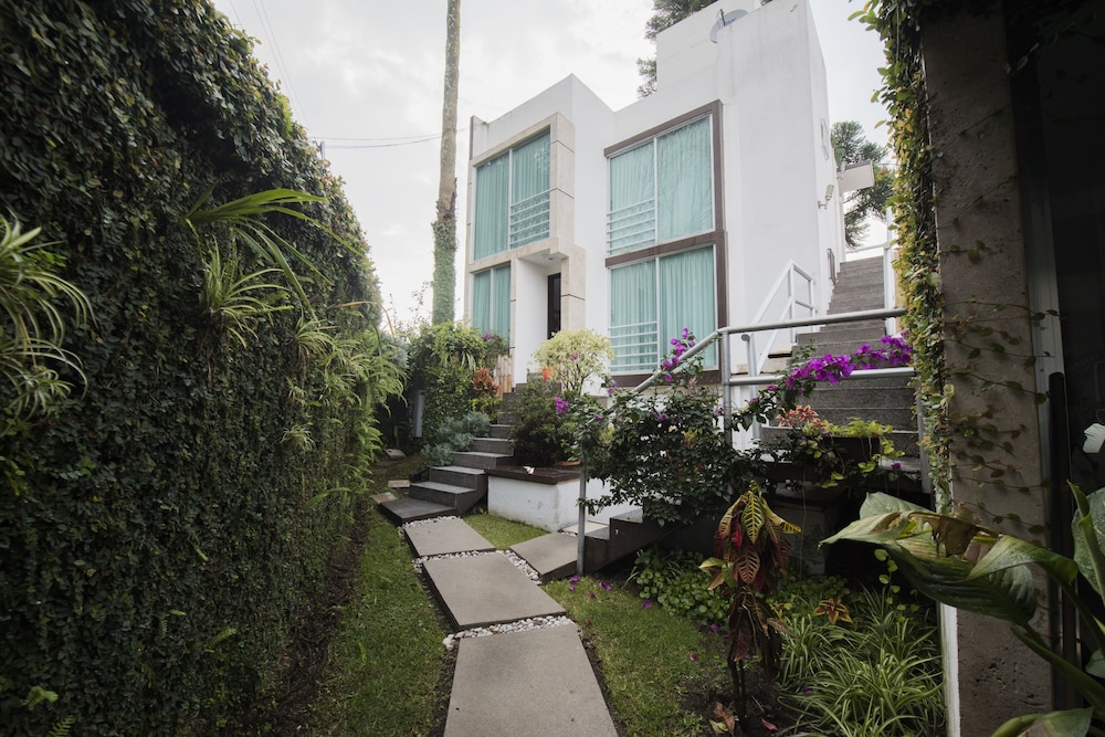 Colombe Hotel Boutique 66/76