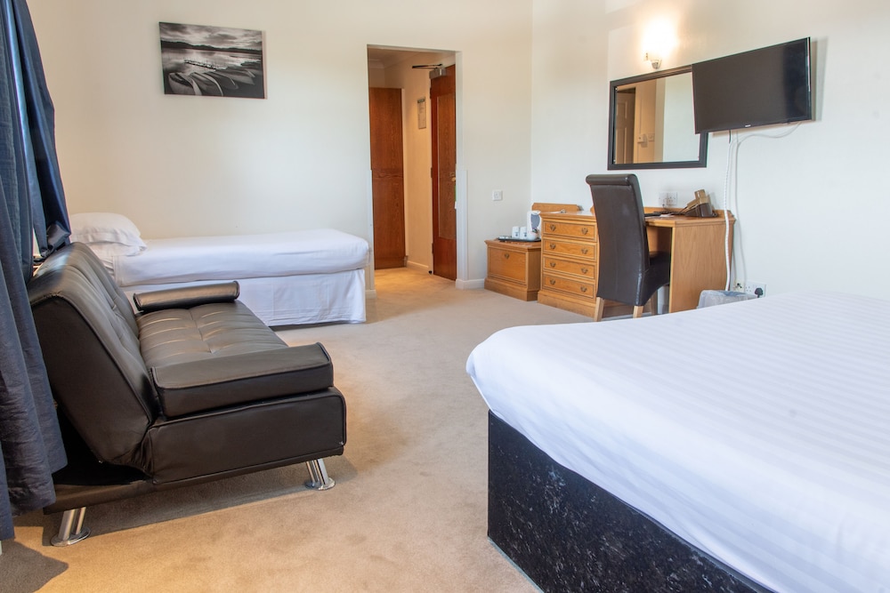 Parkmore Hotel And Leisure Club, Sure Hotel Collection by BW 18/35
