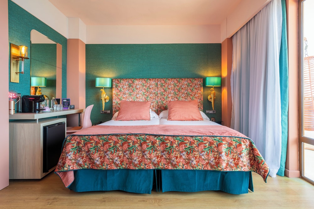Deluxe, Triple, Sea View, NYX Hotel Ibiza - Adults Only 9/10