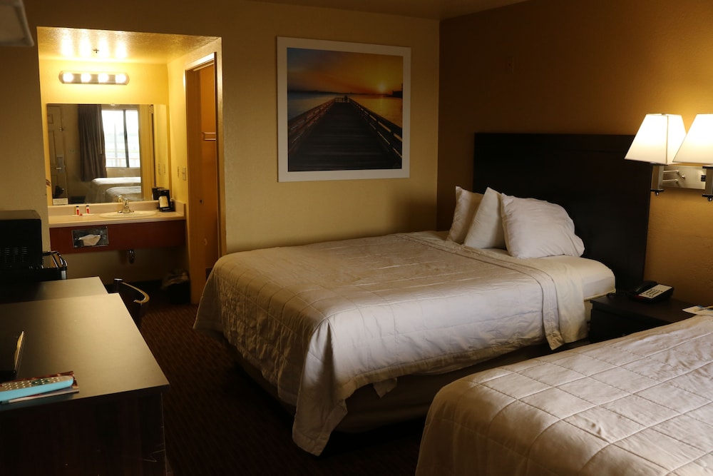 Days Inn By Wyndham Fresno South 12/38