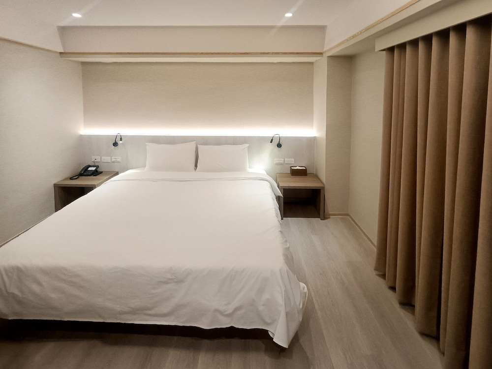 Jing Jing Holiday Hotel 16/46