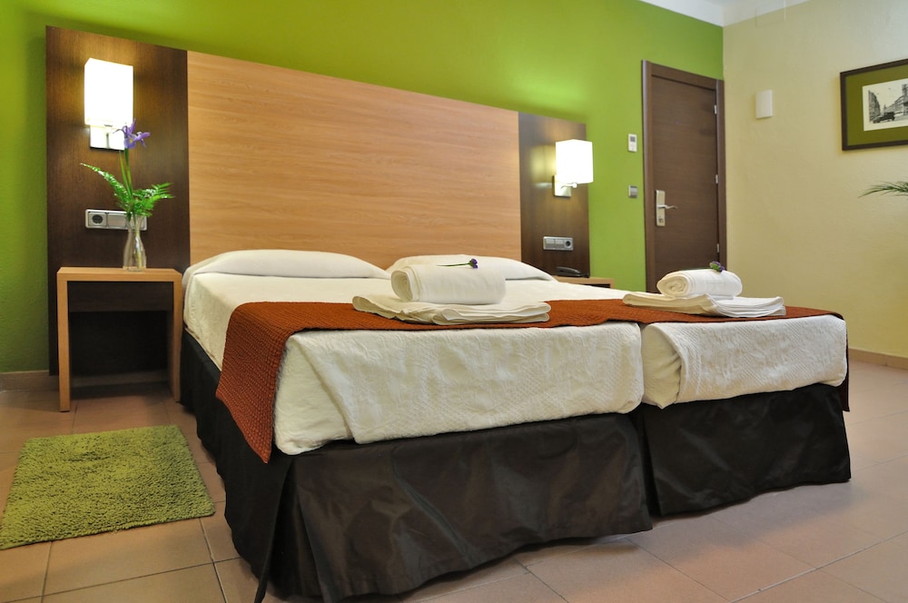 Hostal Ballesta 29/69