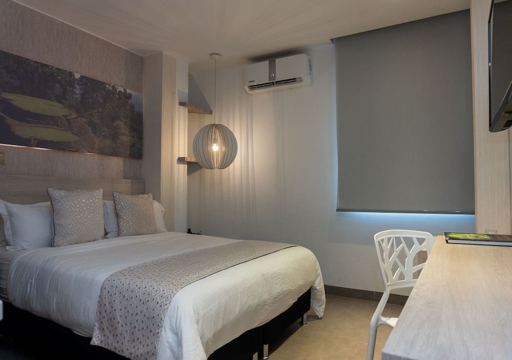 Perla Suite Hotel 11/64