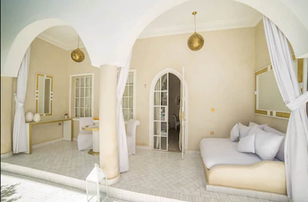 Palais Blanc Riad 41/55