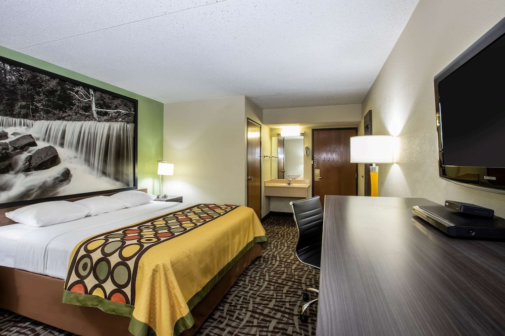 Spark by Hilton Wichita East 16/38
