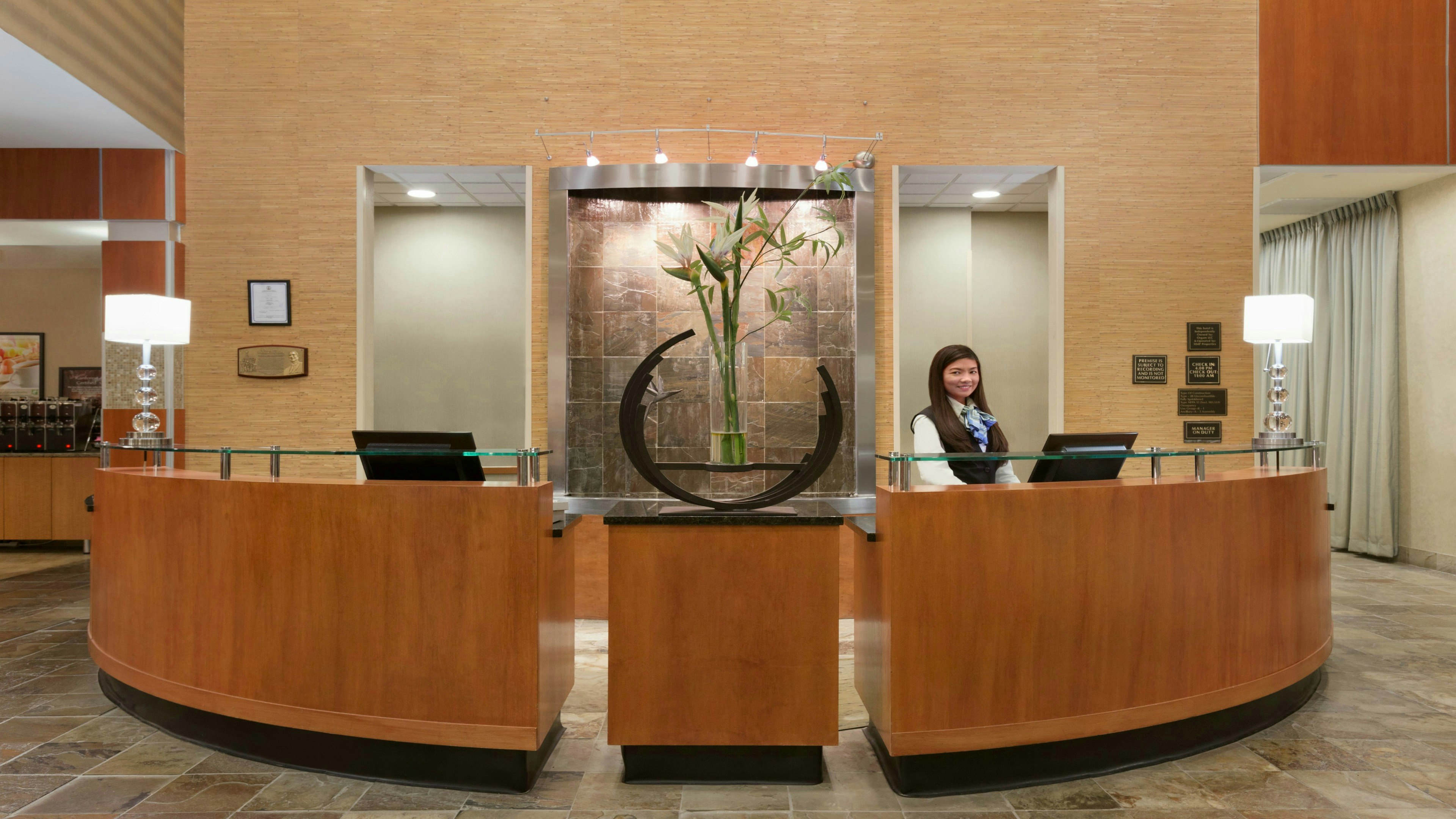 Holiday Inn & Suites Williamsburg-Historic Gateway 3/21