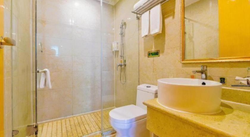 Vienna Hotel (Shenzhen Bantian Vanke Diwuyuan) 47/49