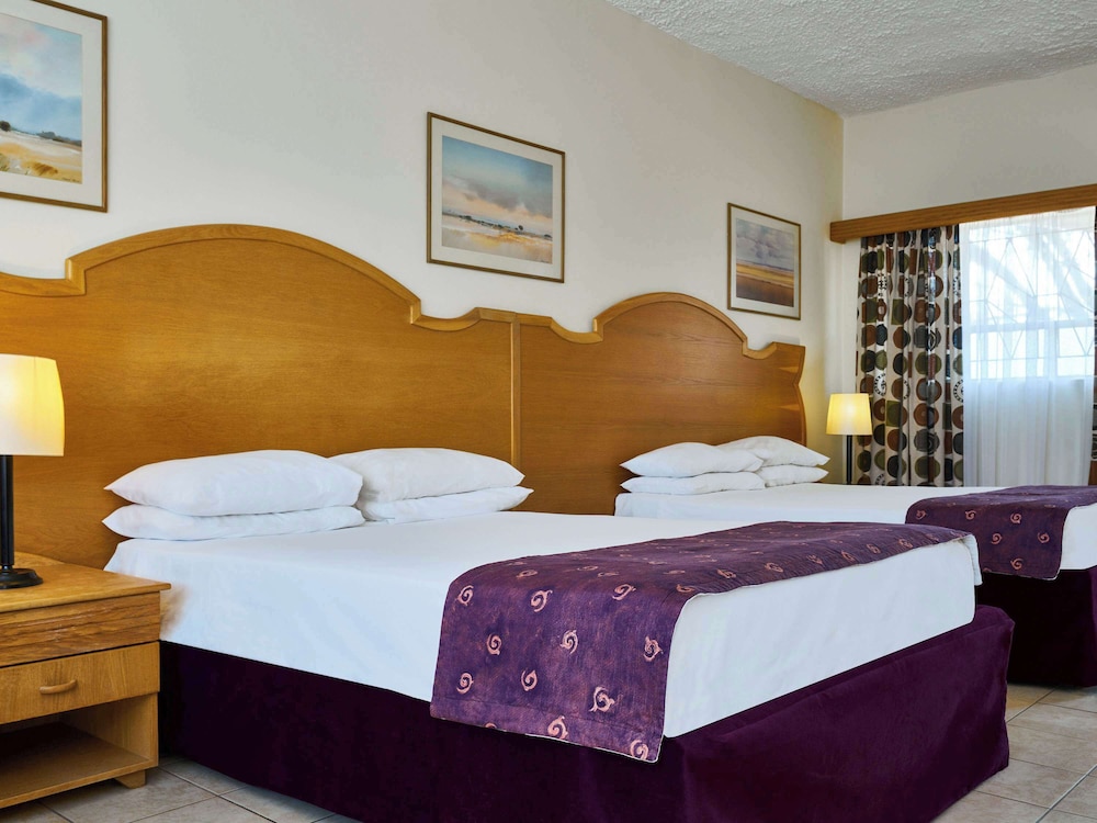 Mercure Hotel Windhoek 17/50