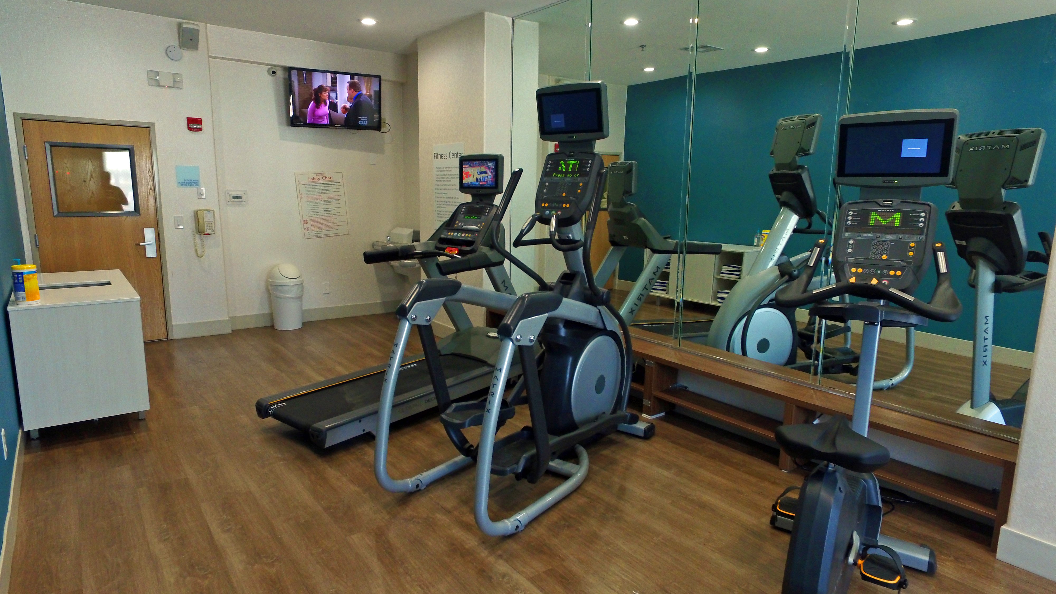 Holiday Inn Express Suites South Padre Island 32/62