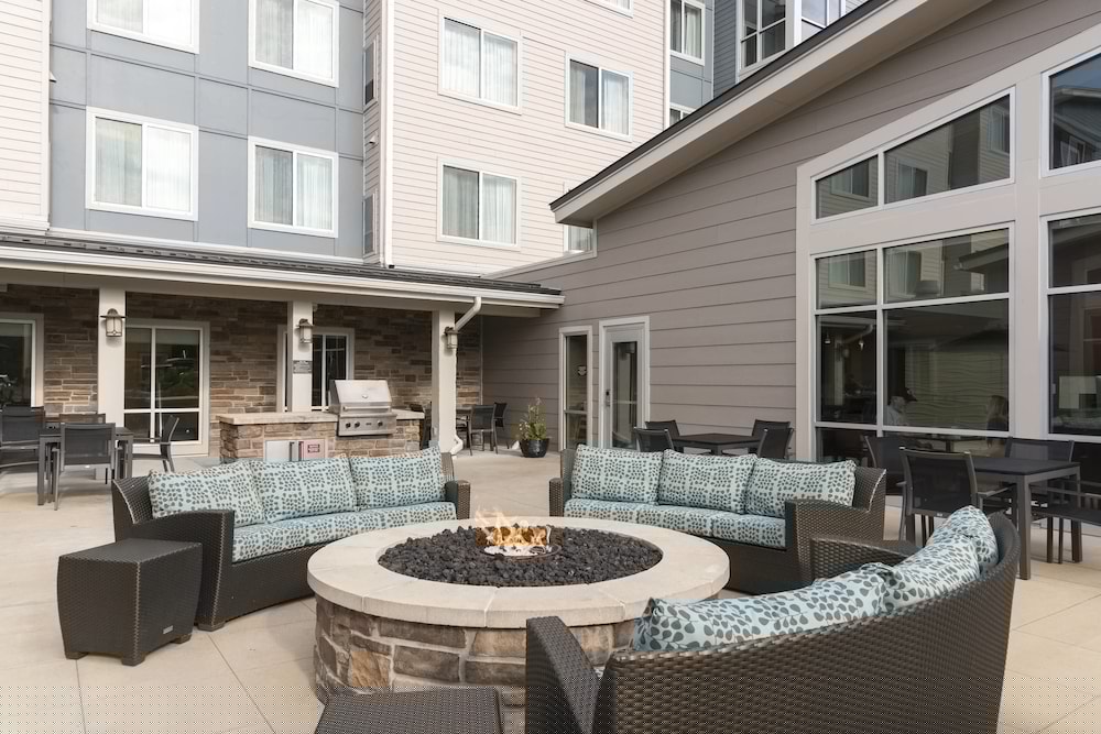 Residence Inn By Marriott Grand Rapids Airport 26/37