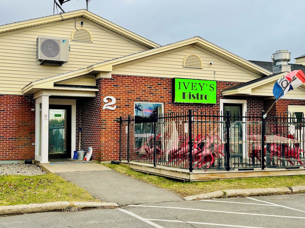 Iveys Motor Lodge Houlton 58/63