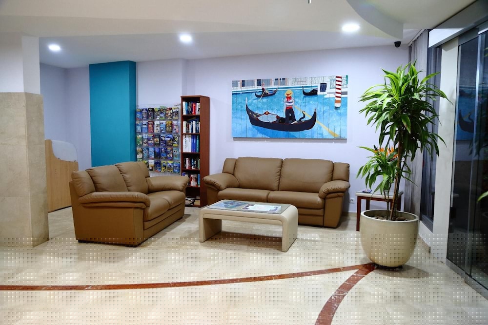 Las Gondolas Apartments 24/44