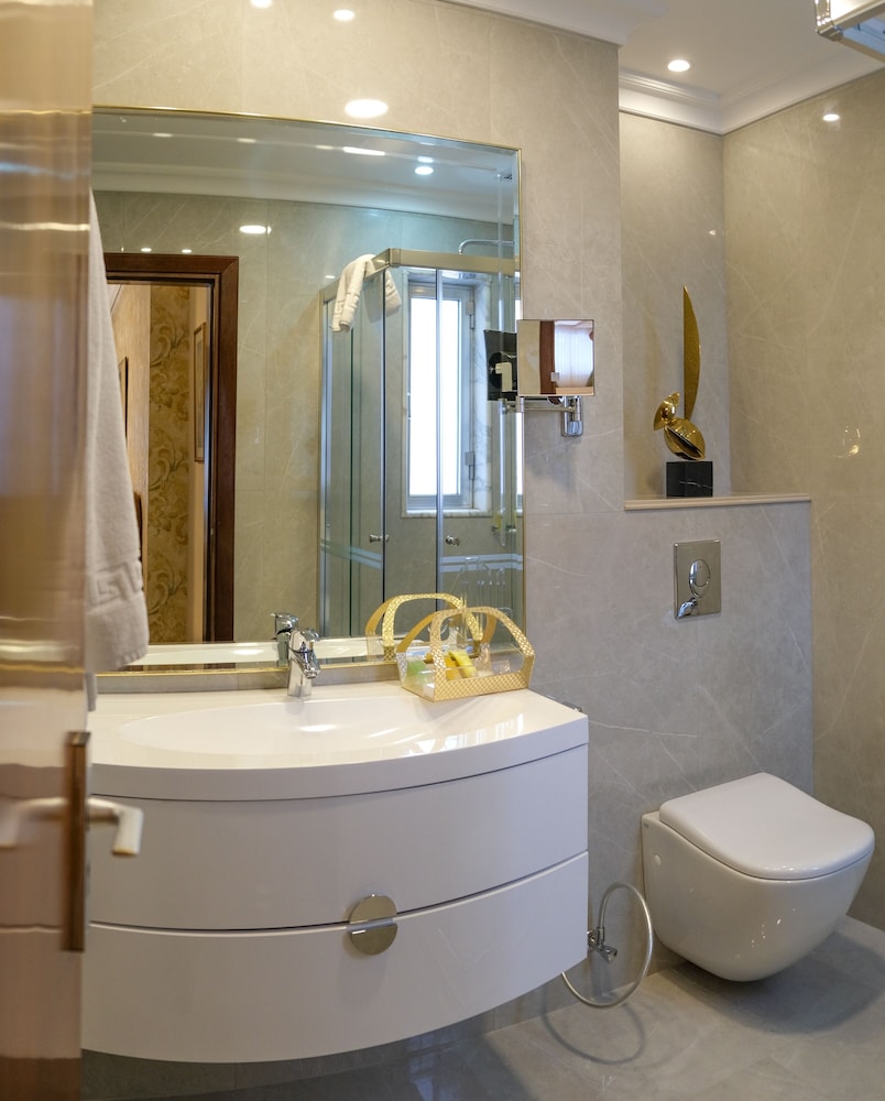 Amman International Hotel 41/45