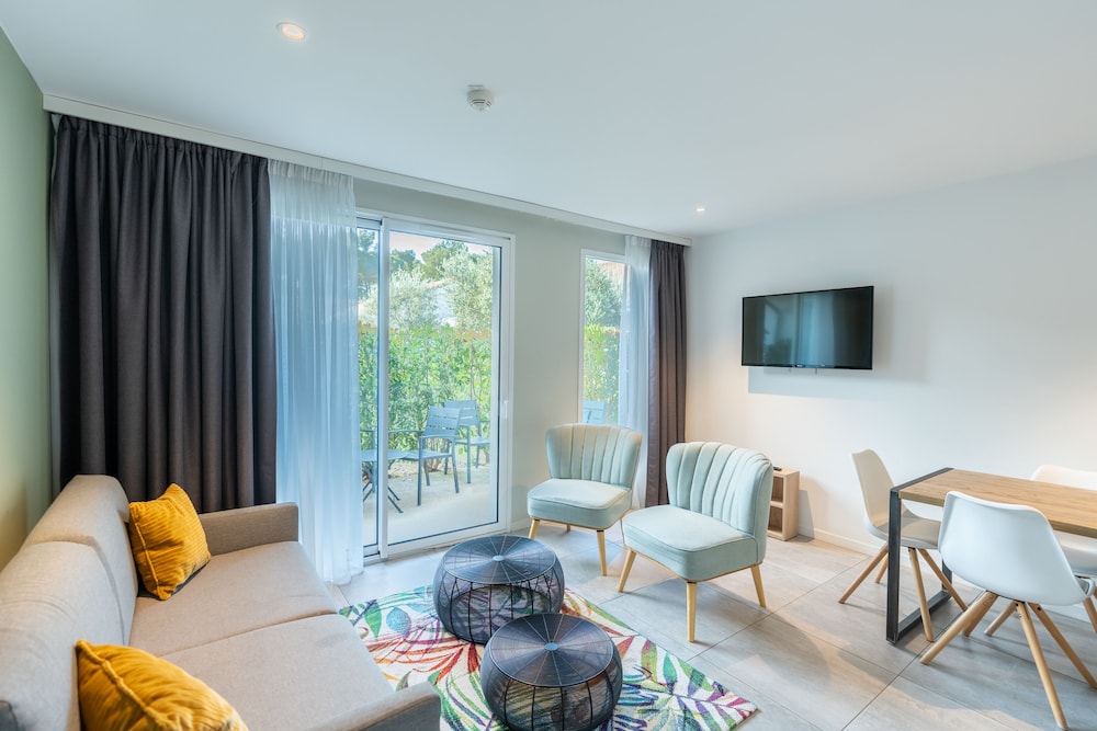 KYRIAD RESIDENCE CABRIES 46/85