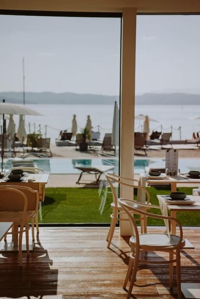 Aqva Boutique Hotel 24/28
