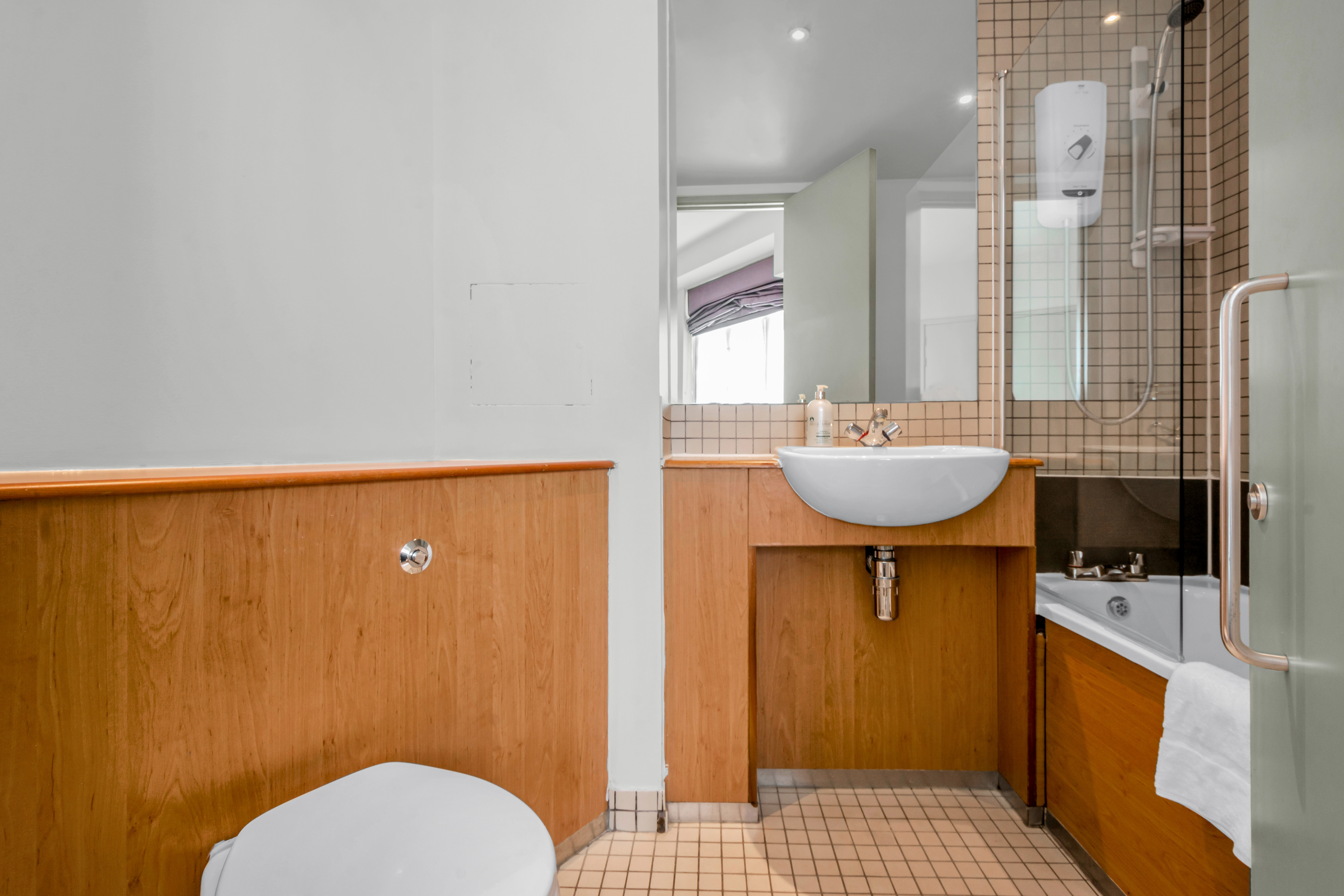 Luxurious Lawrence House Serviced Apartment 46/50