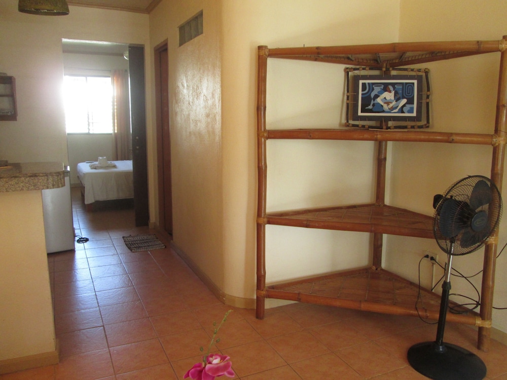 Sulu Plaza Beach Hotel 2/29