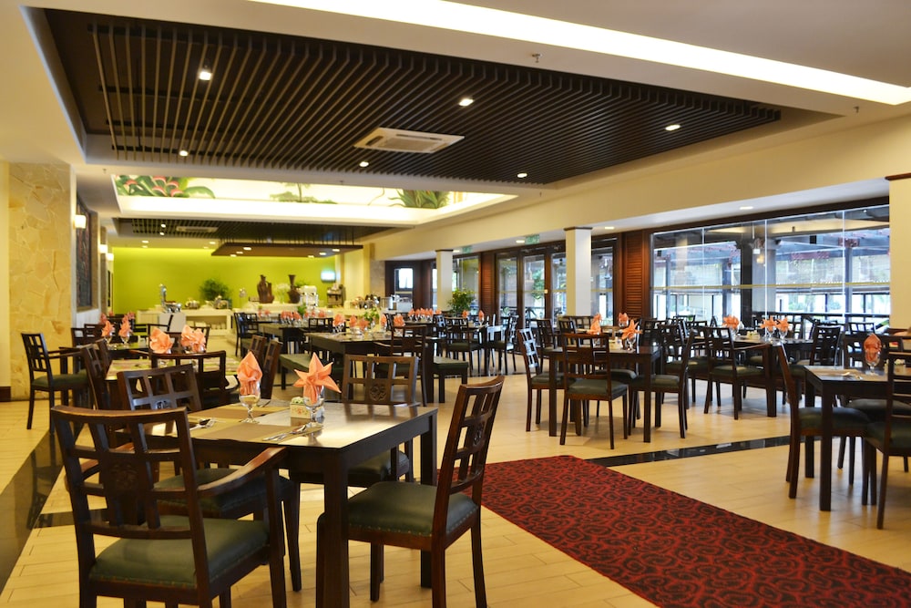 DAMAI BEACH RESORT 44/63