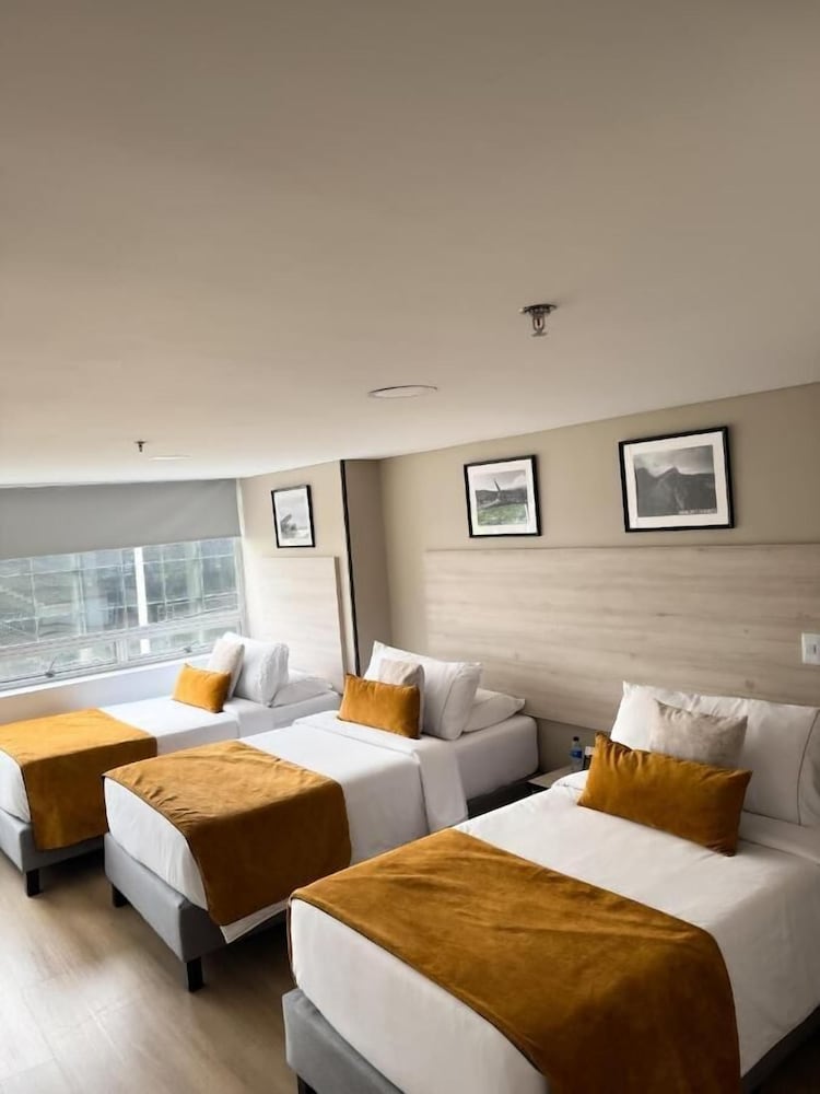 Hotel WLH Gold Bogota 7/17