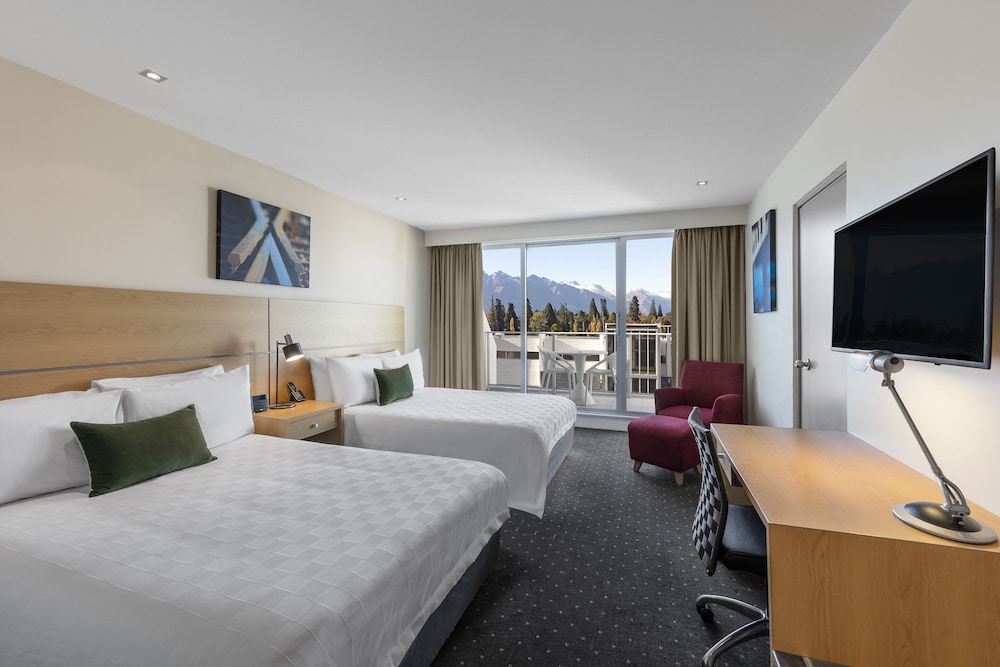 STANDARD, 2 QUEEN BEDS, MOUNTAIN VIEW, BALCONY