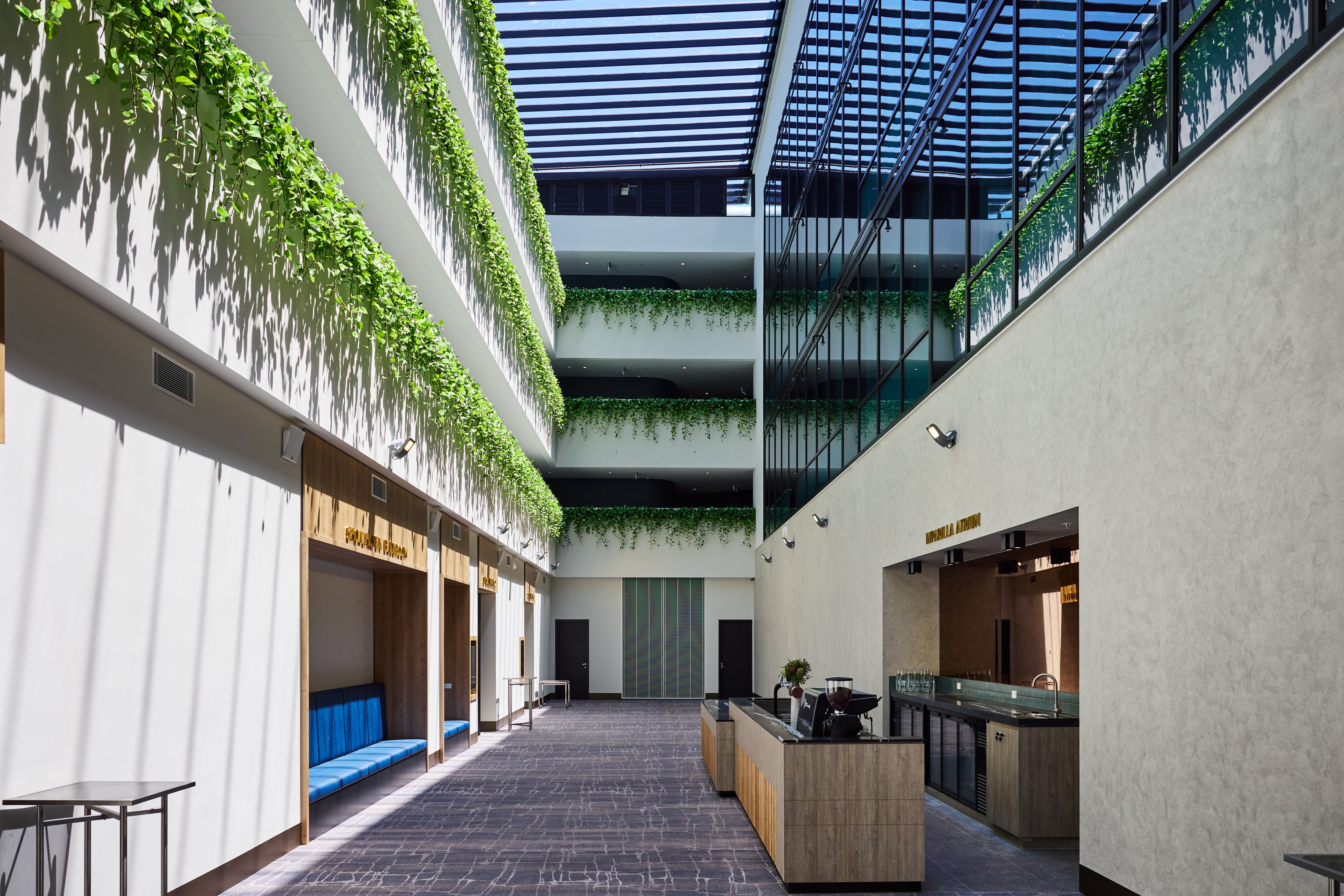 Crowne Plaza Adelaide Mawson Lakes 50/50
