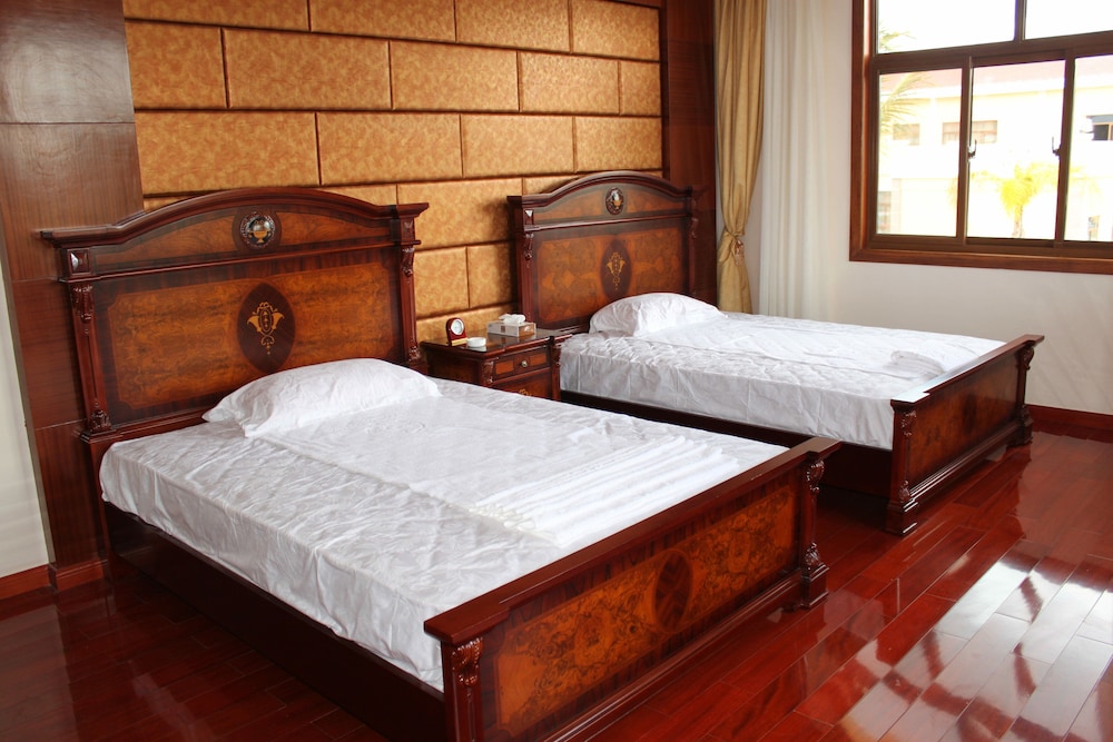 Madagascar Golden Peacock Hotel 9/30