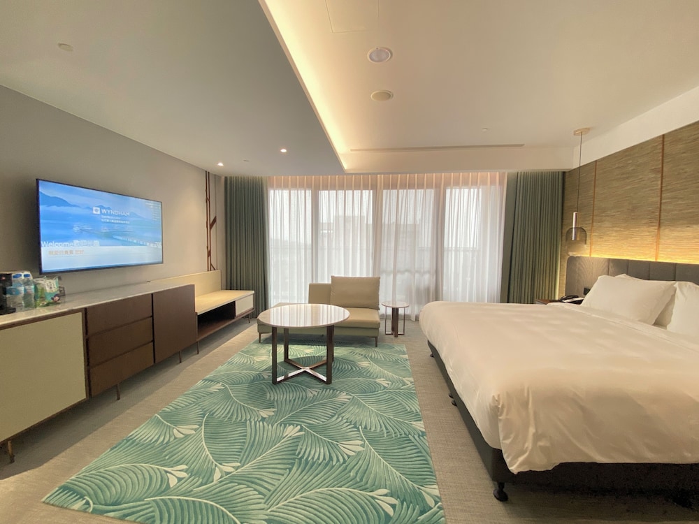 DELUXE, DOUBLE BED, GRAND VIEW