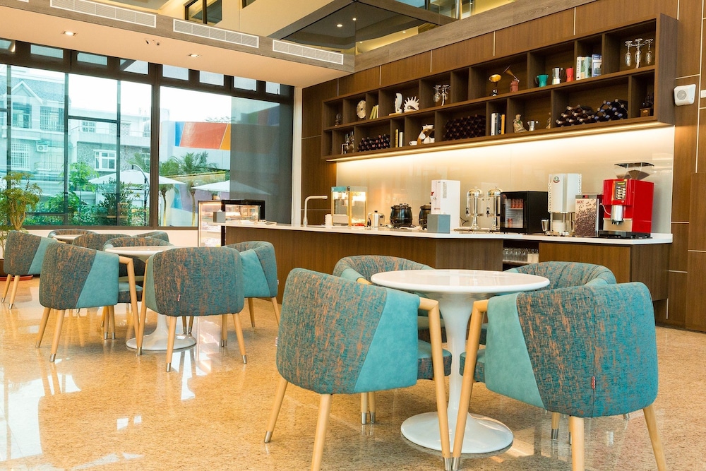 V-Hotel Vacation Hotel 33/41