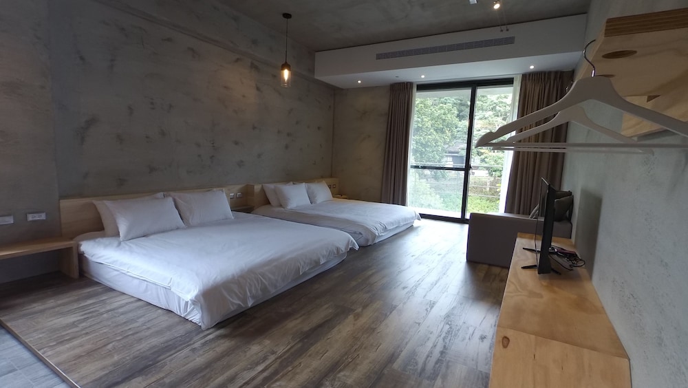 Sun Moon Inn 26/73