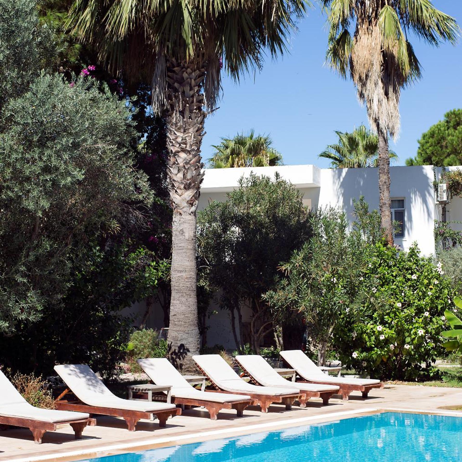 Chillos Beach Hotel & Lounge 31/43