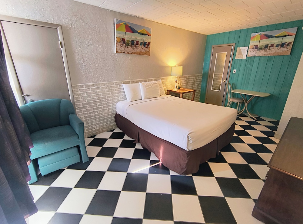 Monaco Motel 18/46