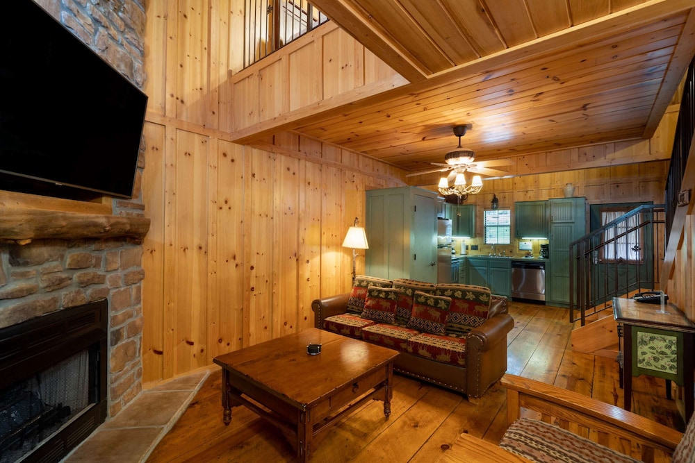 The Cabins At Green Mountain 28/68