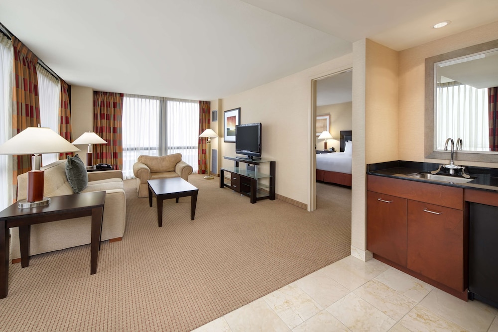 Hilton Chicago OHare Airport 56/82