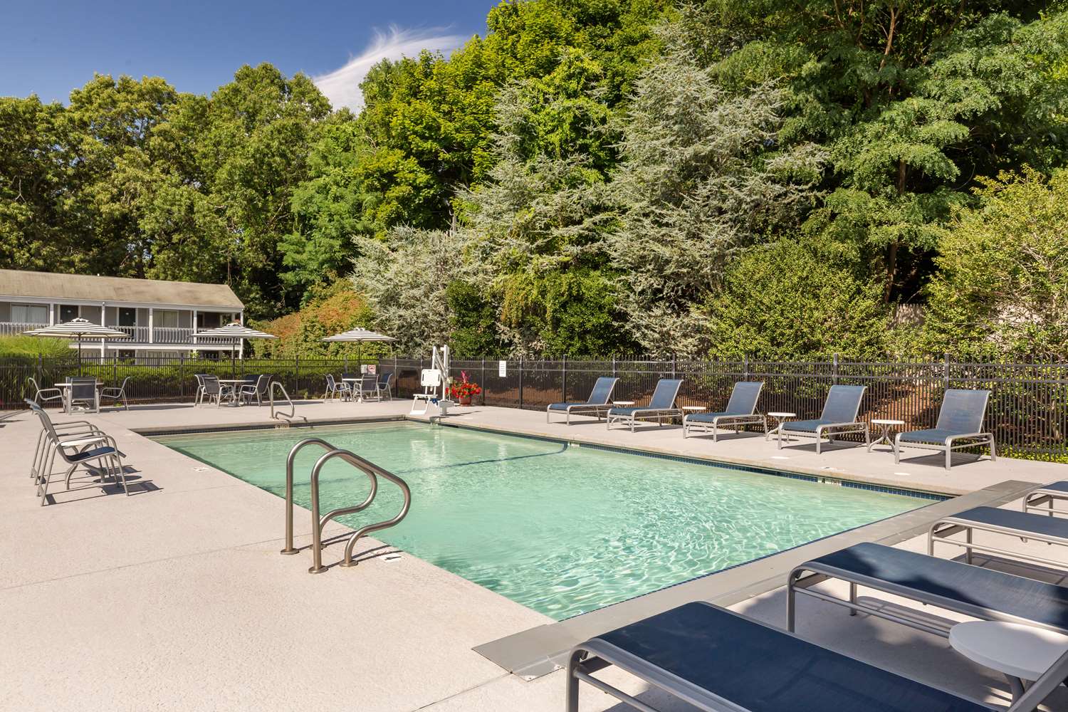 Best Western Plus Cold Spring 46/46