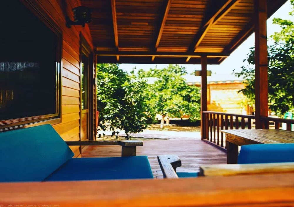 Secret Garden Bungalows & Tent Hotel 21/26