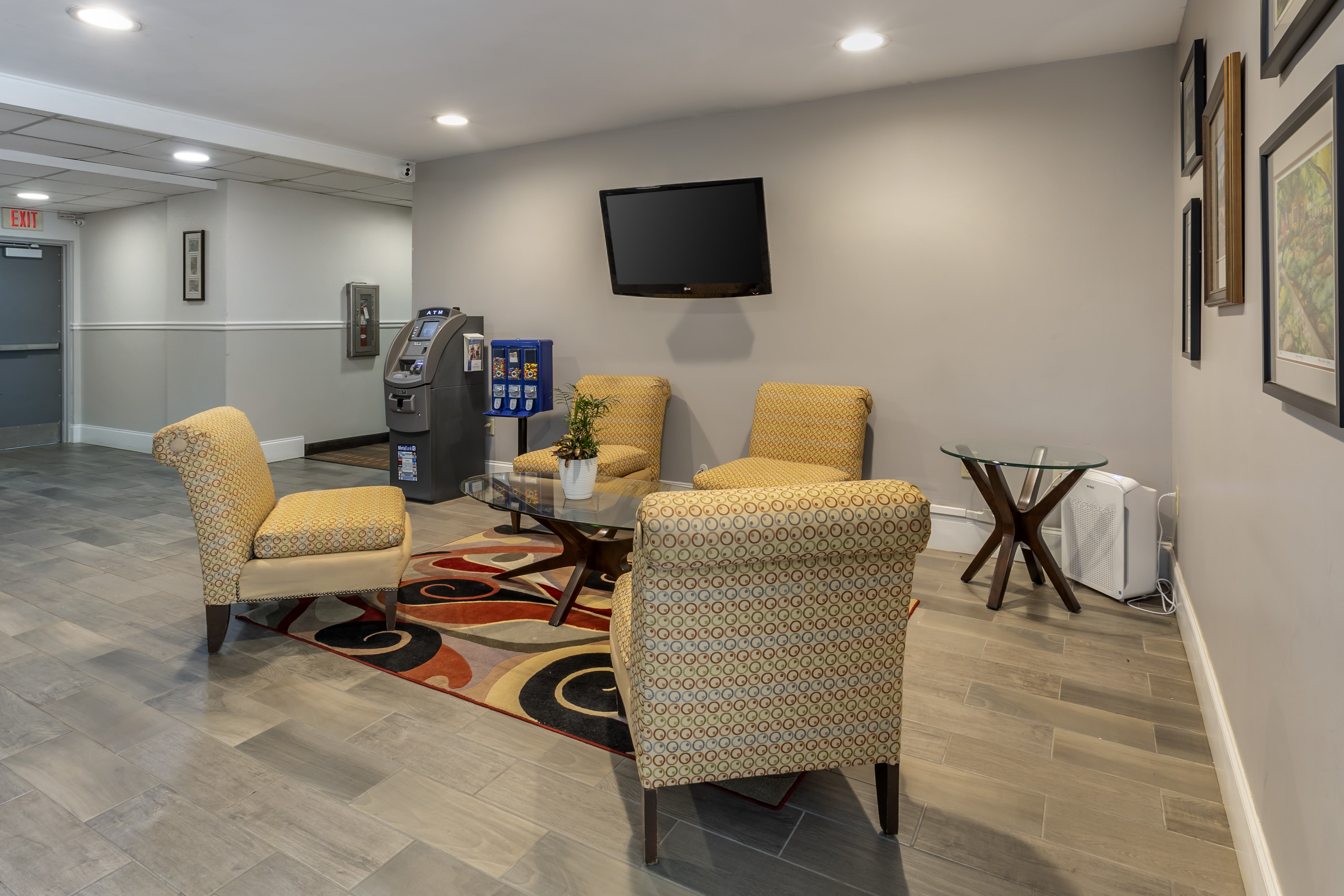 Econo Lodge Inn Suites Greenville 57/69