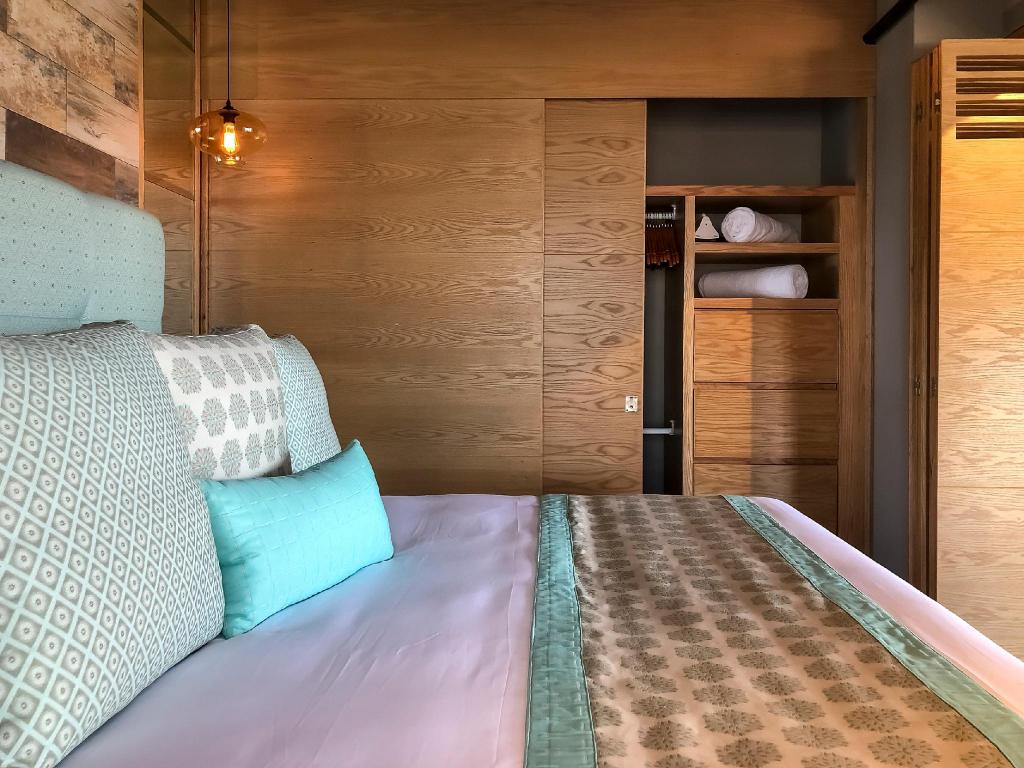 Room, King Bed, Ocean Front, Near Beach